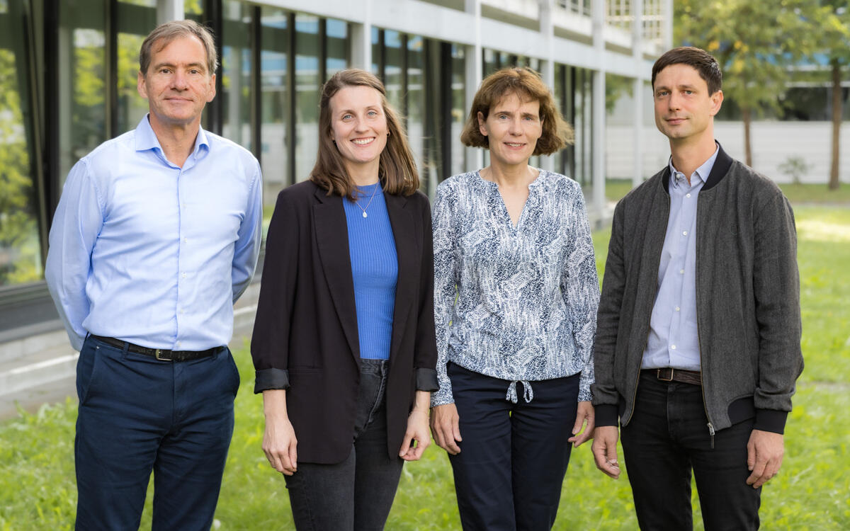 The CARTemis Therapeutics GmbH team (from left to right): Armin Rehm, Anthea Wirges, Uta Höpken and Mario Bunse © Felix Petermann, Max Delbrück Center